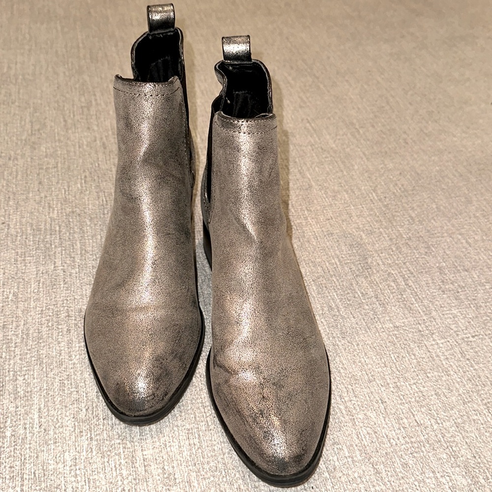 American Eagle Outfitters metallic fashion ankle boots size 8